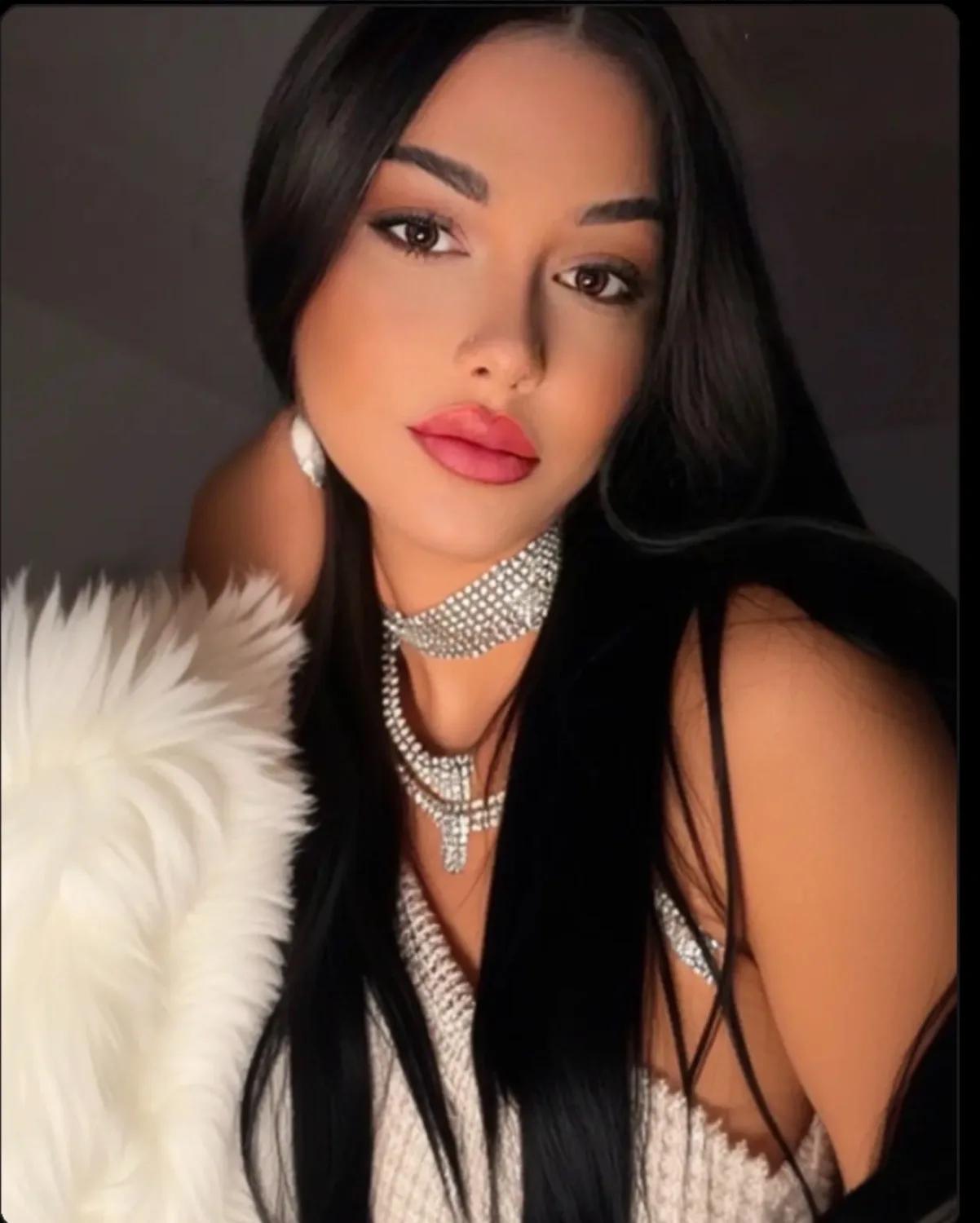 Hot Young - København S – billede 2