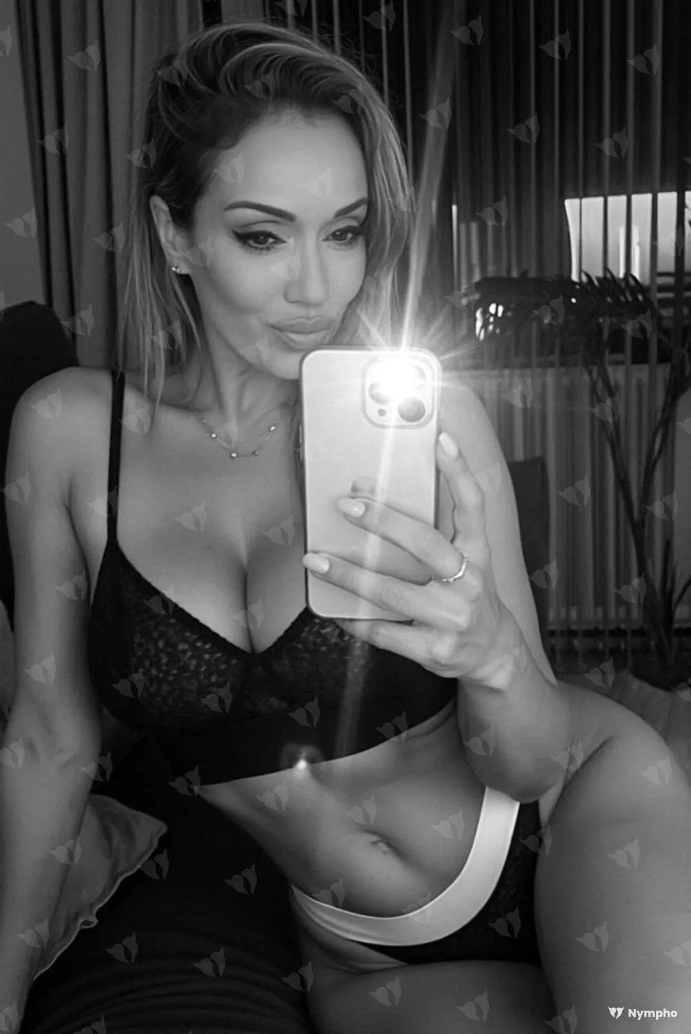 sexy and elegant latin woman - Søborg – billede 2